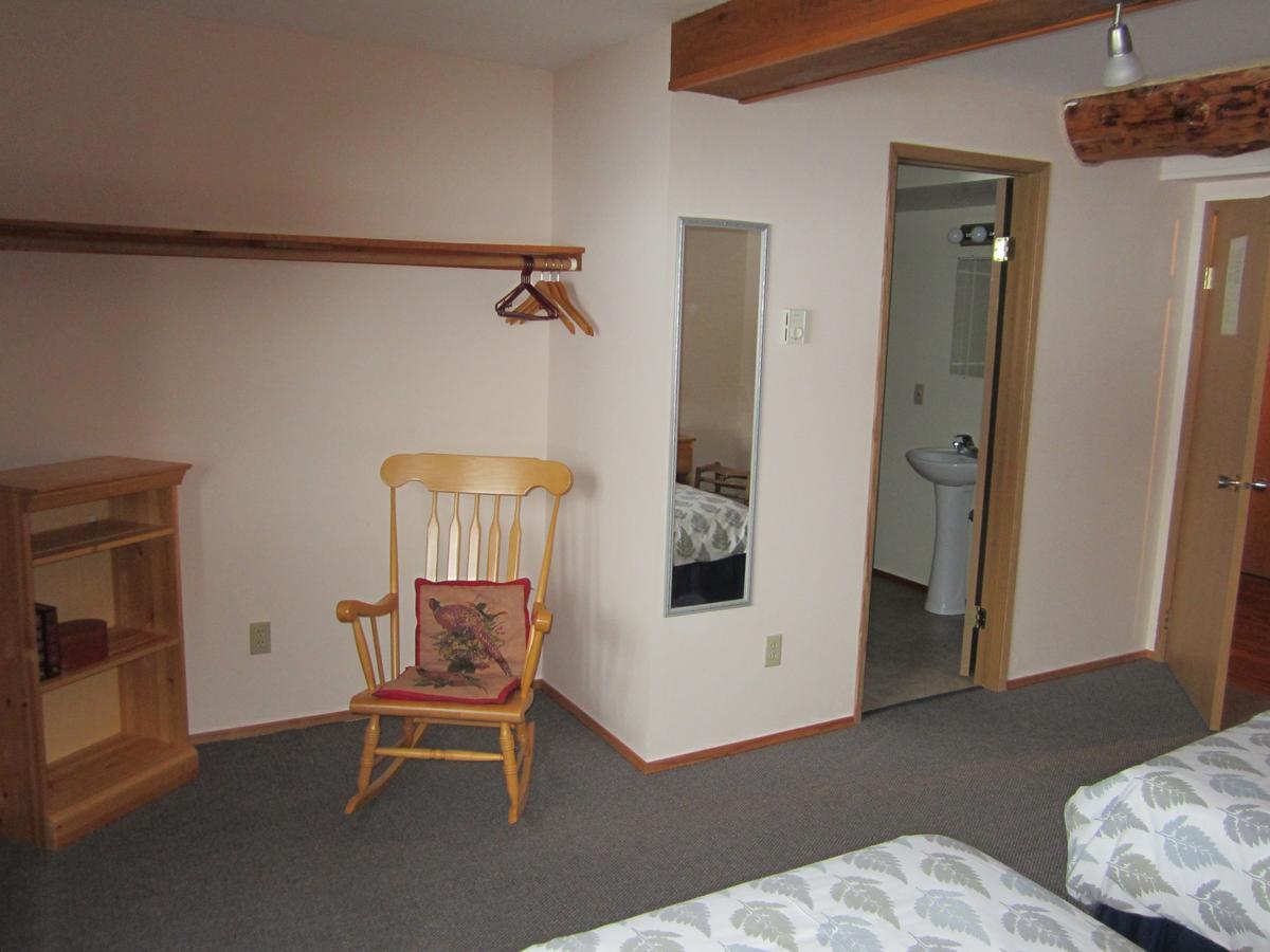 Smithers Driftwood Lodge Dış mekan fotoğraf